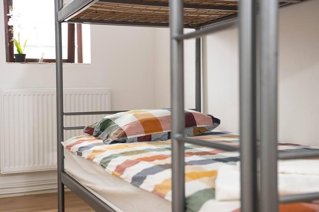 Historical Malt Factory Apartment, 6 Bedrooms, Sleeps 12 , Hot Tub Helsingborg Exterior foto