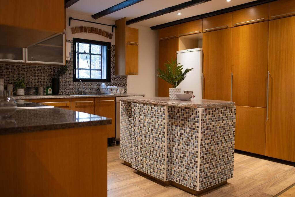 Historical Malt Factory Apartment, 6 Bedrooms, Sleeps 12 , Hot Tub Helsingborg Exterior foto